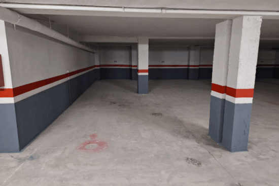 Pavimento continuo con resinas epoxi en garaje comunitario de Burgos