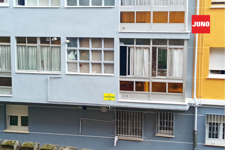 Fachada renovada en Avilés con sistema JUNOTherm®: aislamiento y acabado en una sola solución