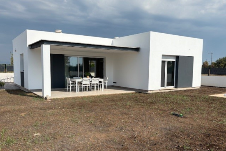 Máxima protección frente al clima marino: sistema SATE JUNOTherm® y pintura Silox en una vivienda en Almazora