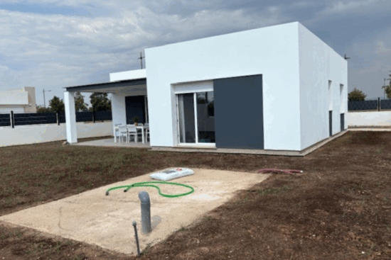 Máxima protección frente al clima marino: sistema SATE JUNOTherm® y pintura Silox en una vivienda en Almazora