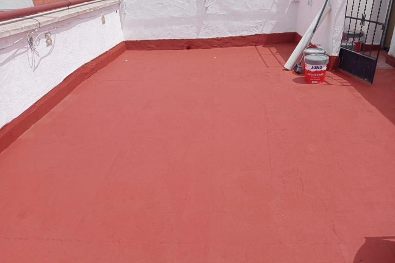 Cubierta rehabilitada en Vallecas con Junoteras: adiós a las filtraciones