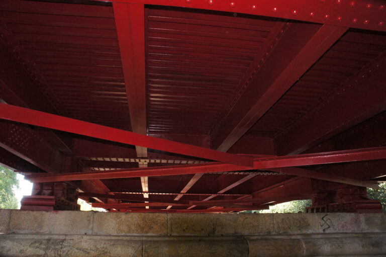 Puente Hierro Reina Sofia Madrid JUNO