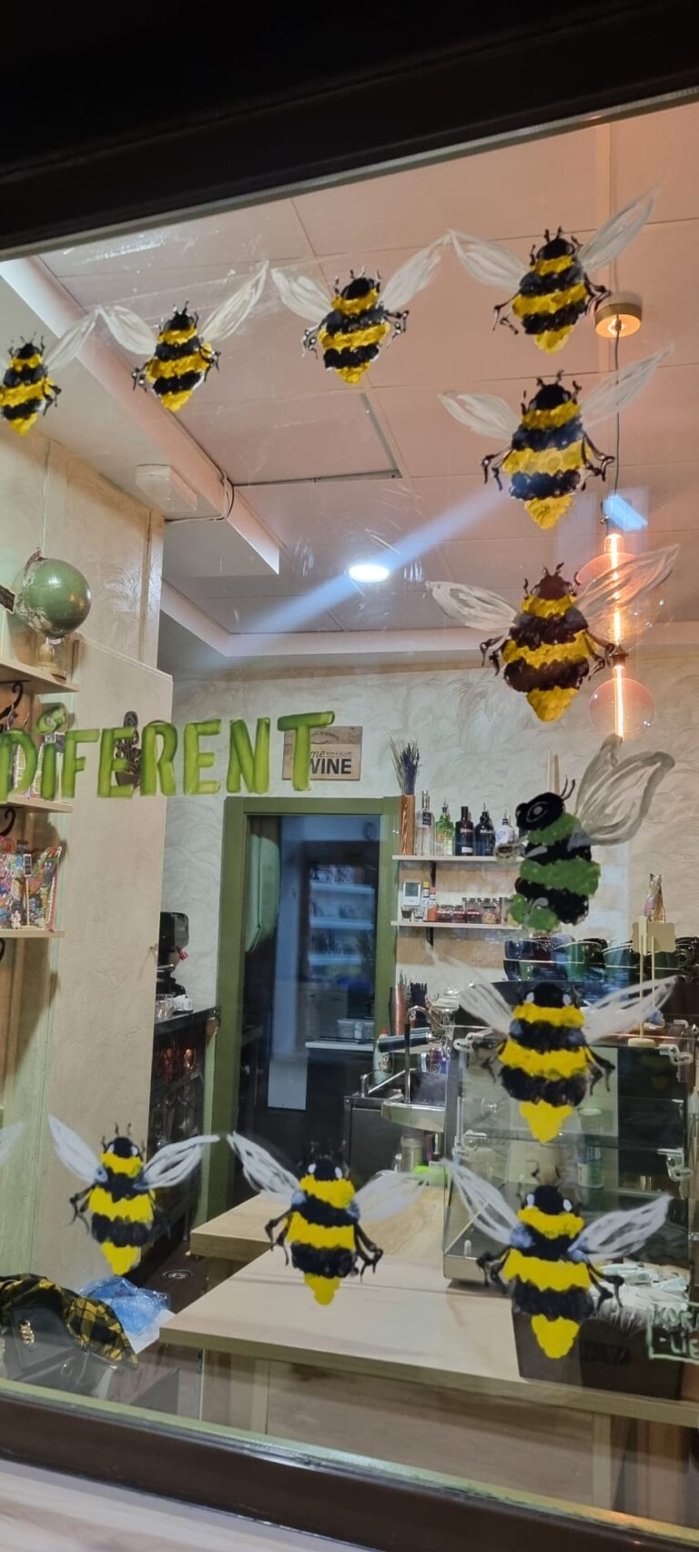 Escaparate BEE COFFEE