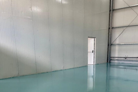 nuevo pavimento en una fábrica de Rumanía