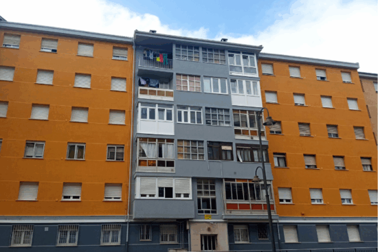 Fachada renovada en Avilés con sistema JUNOTherm®: aislamiento y acabado en una sola solución