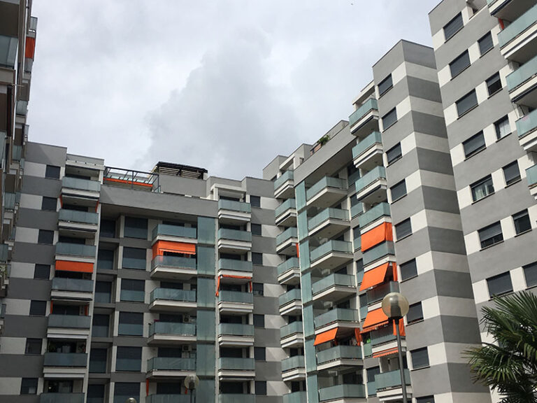 urbanización_llometes_rehabilitación_fachada_JUNO_pintura_Valencia_636724292546917197